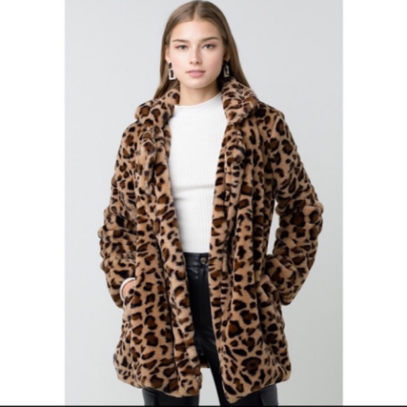 Jackets & Blazers - LAST 1❗LEOPARD FAUX FUR NOTCH COLLAR